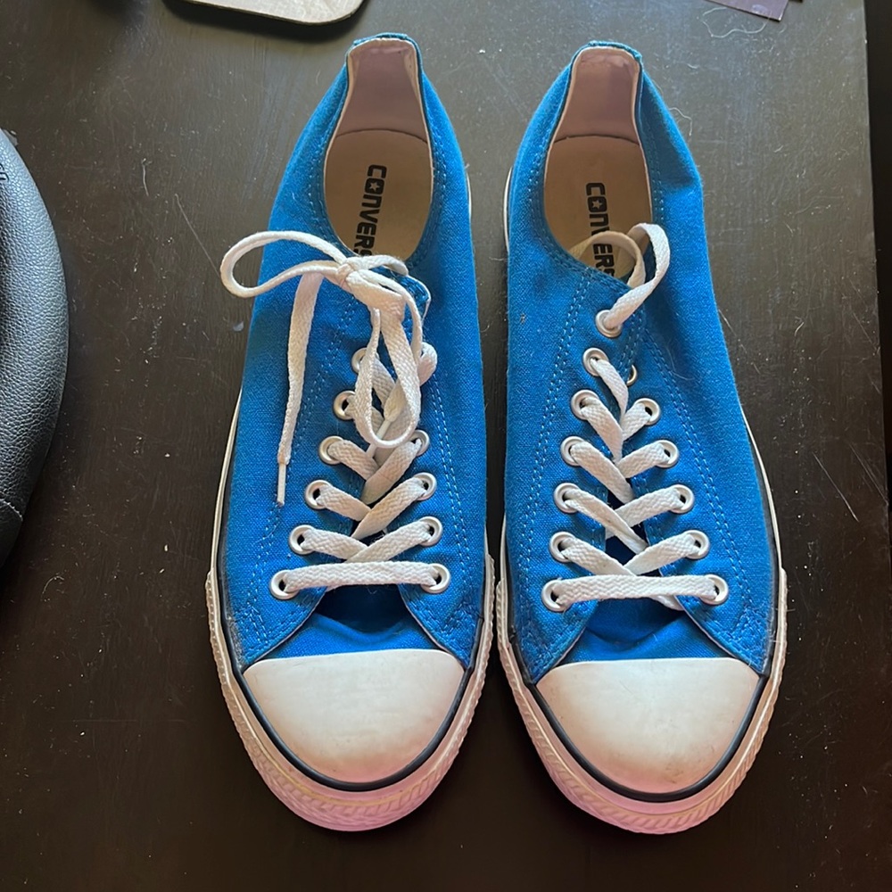 Barely worn mens size 10 blue converse shoes